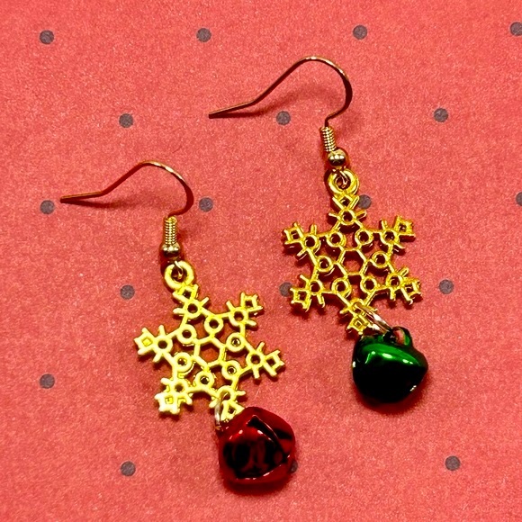 Handmade 14K Gold Plated Christmas Jingle Bell Snowflake Earrings! - Picture 4 of 4